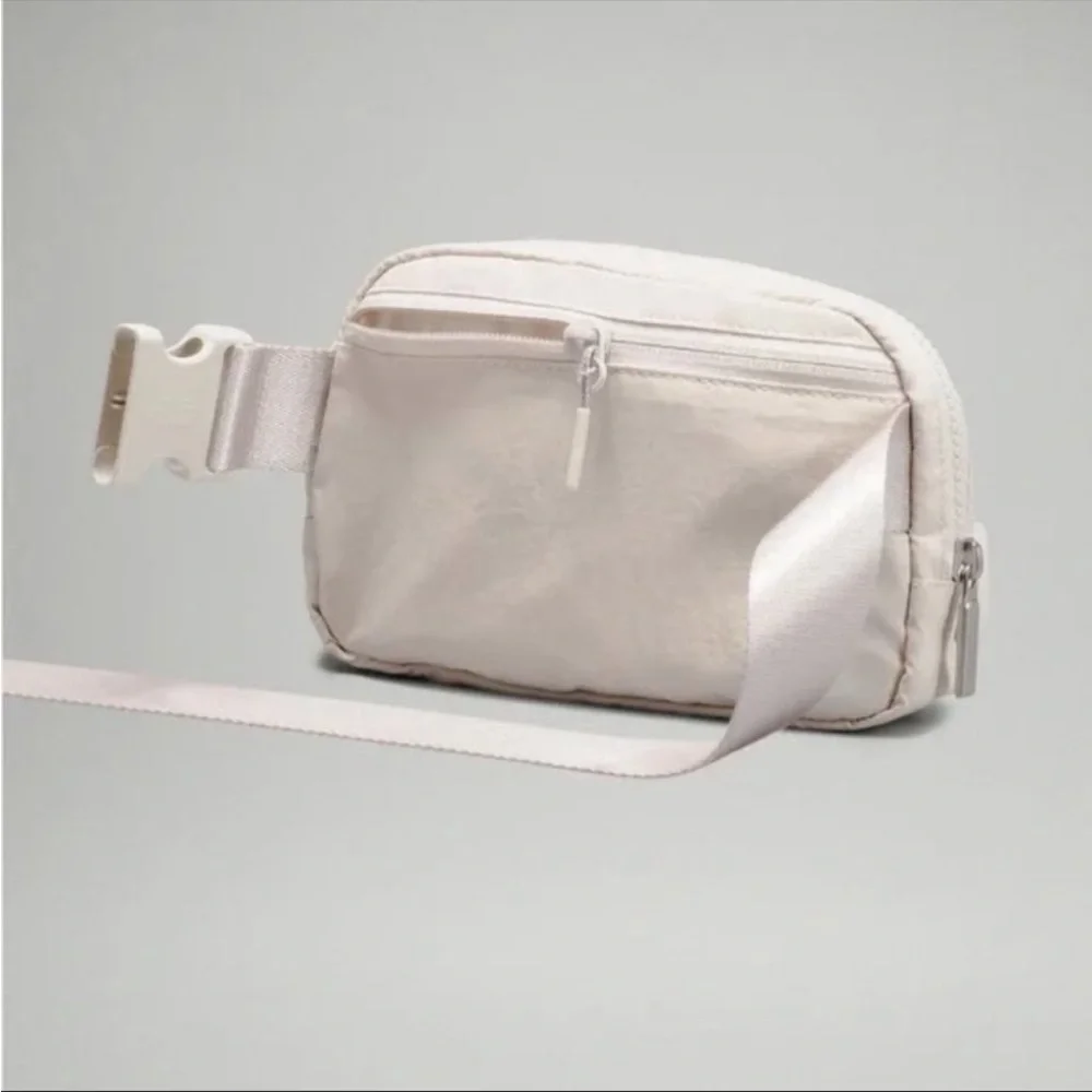 NWT LULULEMON EVERYWHERE BELT BAG WHITE OPAL - Picture 8 of 8
